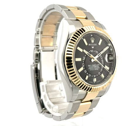 Rolex Sky-Dweller Edelstahl Gelbgold 326933 schwarz, zweifarbig, 18 kt Gelbgold, schwarzes Zifferblatt, Oyster-Armband, poliert und satiniert.