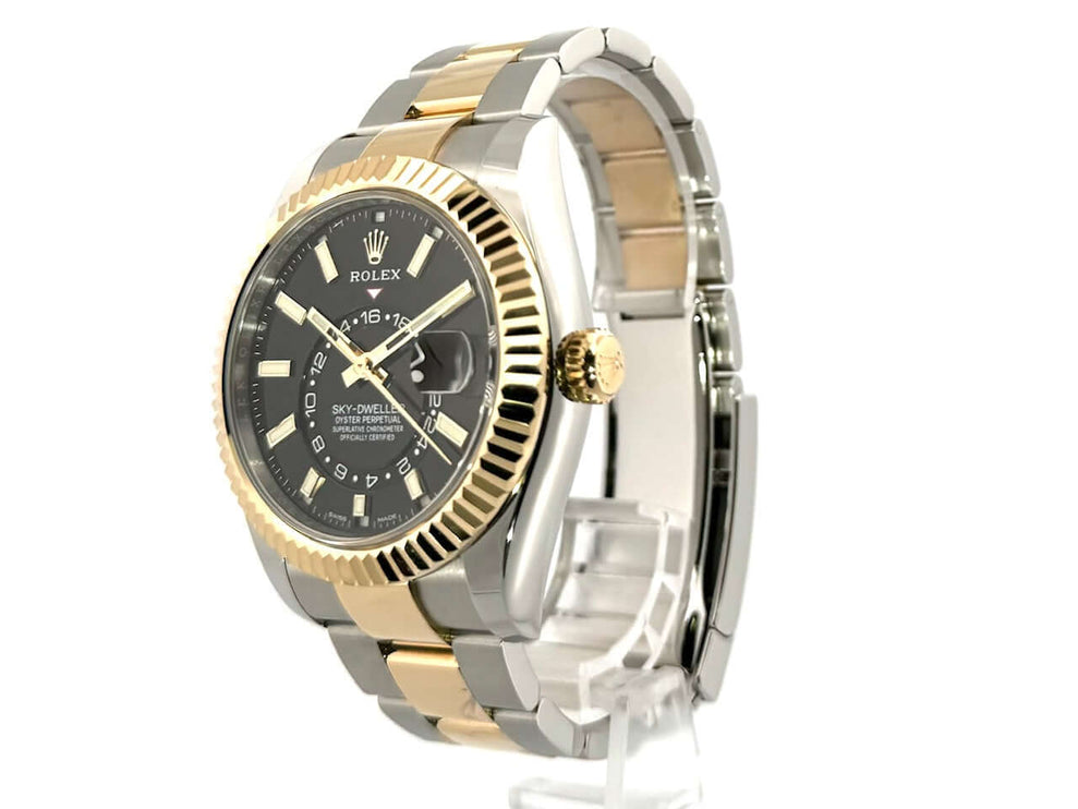 Rolex Sky-Dweller Edelstahl/Gelbgold 326933, schwarzes Zifferblatt, 2022, 42mm Gehäuse, Oyster-Armband Edelstahl/18kt Gelbgold, Uhrendisplay