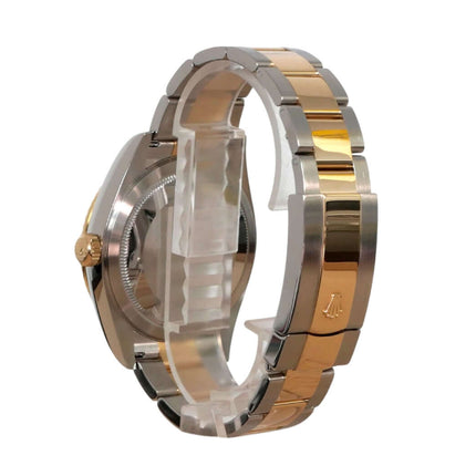 Rolex Sky-Dweller Edelstahl Gelbgold 326933 Weiß, Rückansicht mit Oyster-Armband und Ring-Command-Lünette