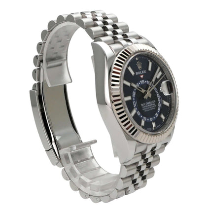 Rolex Sky-Dweller 326934 Edelstahl Weißgold Blau Jubile-Band mit blauem Zifferblatt und Jubile-Armband.