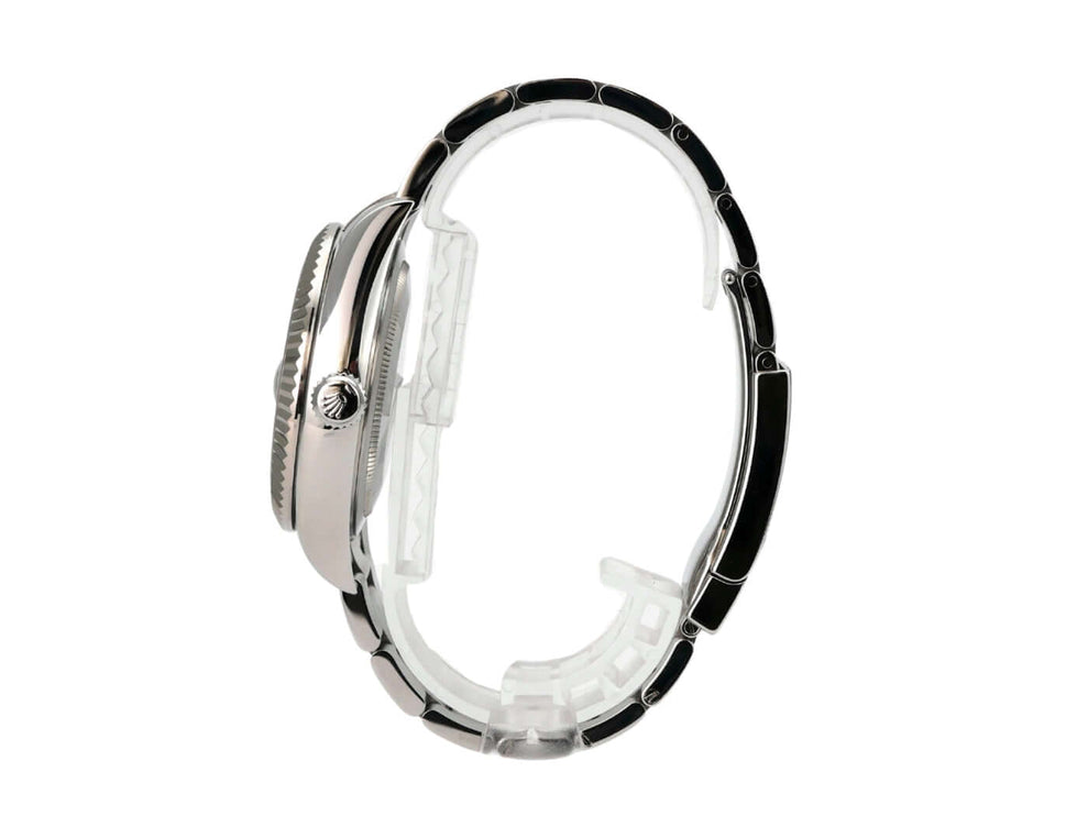 Rolex Sky-Dweller 326934 Schwarz seitliche Ansicht des Edelstahls mit Weißgold-Lünette und Oyster-Armband.