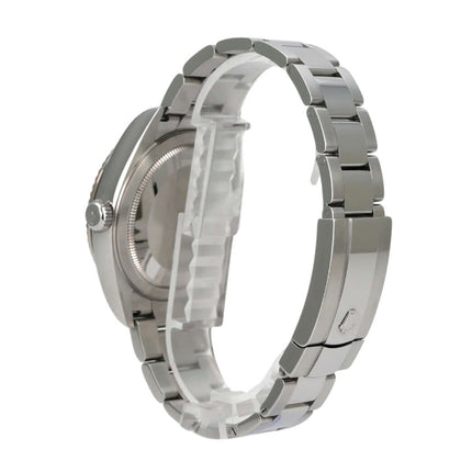 Rolex Sky-Dweller 326934 Schwarz: Seitenansicht mit Edelstahlarmband und Gehäuse im Detail.