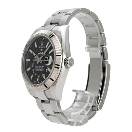 Rolex Sky-Dweller 326934 mit schwarzem Zifferblatt und Edelstahl/Weißgold Kombination.