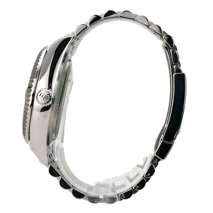 Rolex Sky-Dweller 326934 Schwarz Jubile-Band seitliche Ansicht mit poliertem Edelstahl und Weißgold.