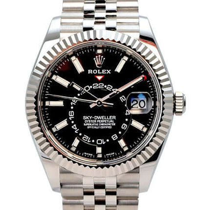 Rolex Sky-Dweller 326934 Schwarz Jubile-Band auf Edelstahl- und Weißgoldarmband mit schwarzem Zifferblatt.