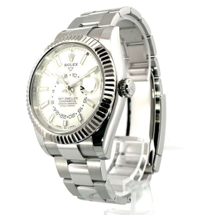 Rolex Sky-Dweller 326934 Weißgold, Edelstahl Gehäuse, weißes Zifferblatt, Oyster-Armband, zweirichtungs drehbare Lünette aus Weißgold, 2020.