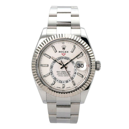 Rolex Sky-Dweller 326934 Weiß mit Edelstahl- und Weißgold-Gehäuse, weißem Zifferblatt und Oyster-Armband.