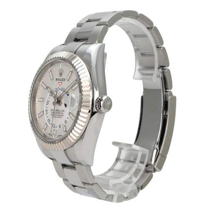 Rolex Sky-Dweller 326934 Weiß mit weißem Zifferblatt und Edelstahl-Armband von der Seite