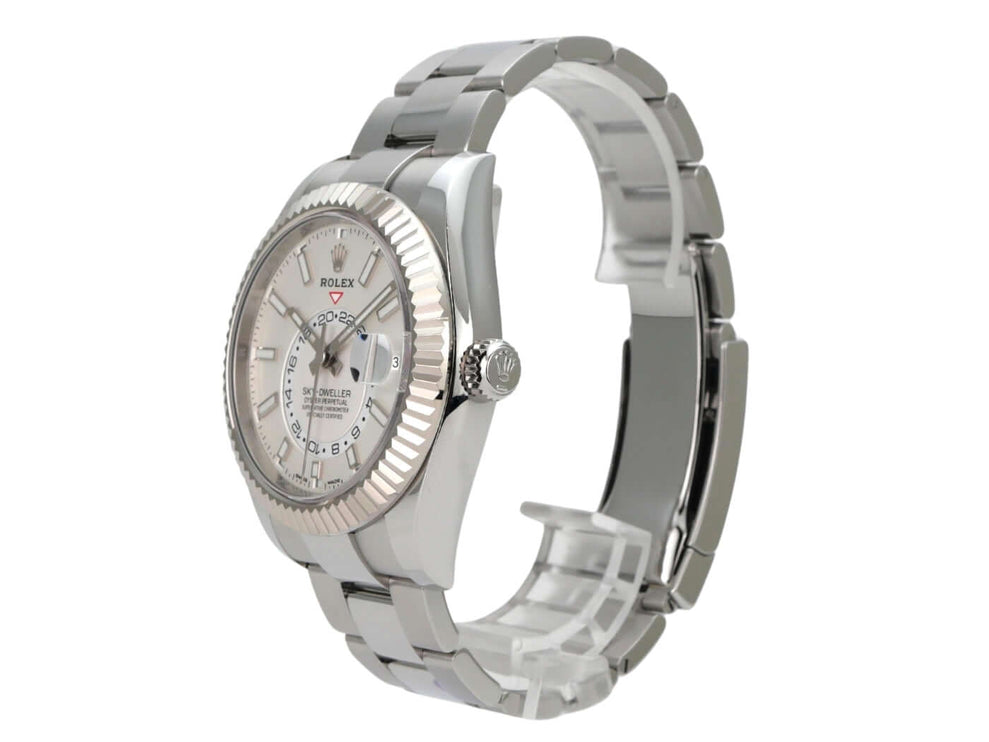 Rolex Sky-Dweller 326934 Weiß mit weißem Zifferblatt und Edelstahl-Armband von der Seite