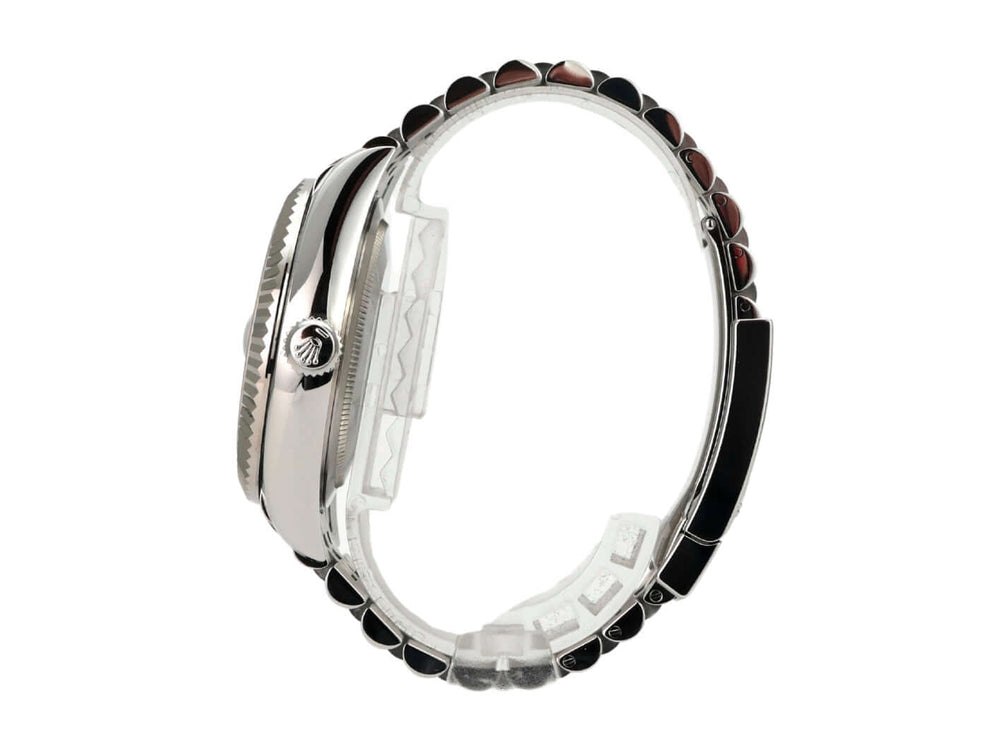 Rolex Sky-Dweller 326934 Weiß Jubile-Band Ansicht von der Seite mit poliertem Edelstahl und Weißgold.