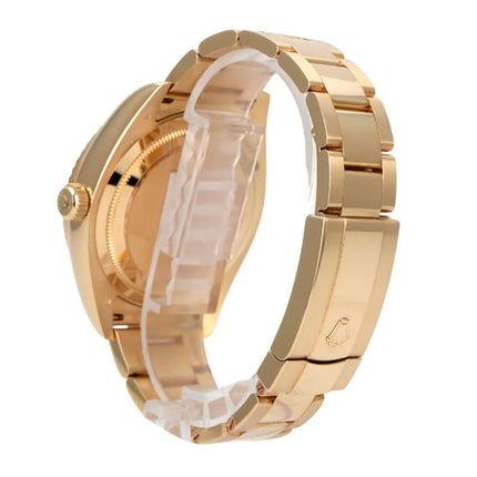 Rolex Sky-Dweller 326938 Gelbgold Champagnerfarben, luxuriöse Seitenansicht mit Gelbgoldarmband und Oysterclasp