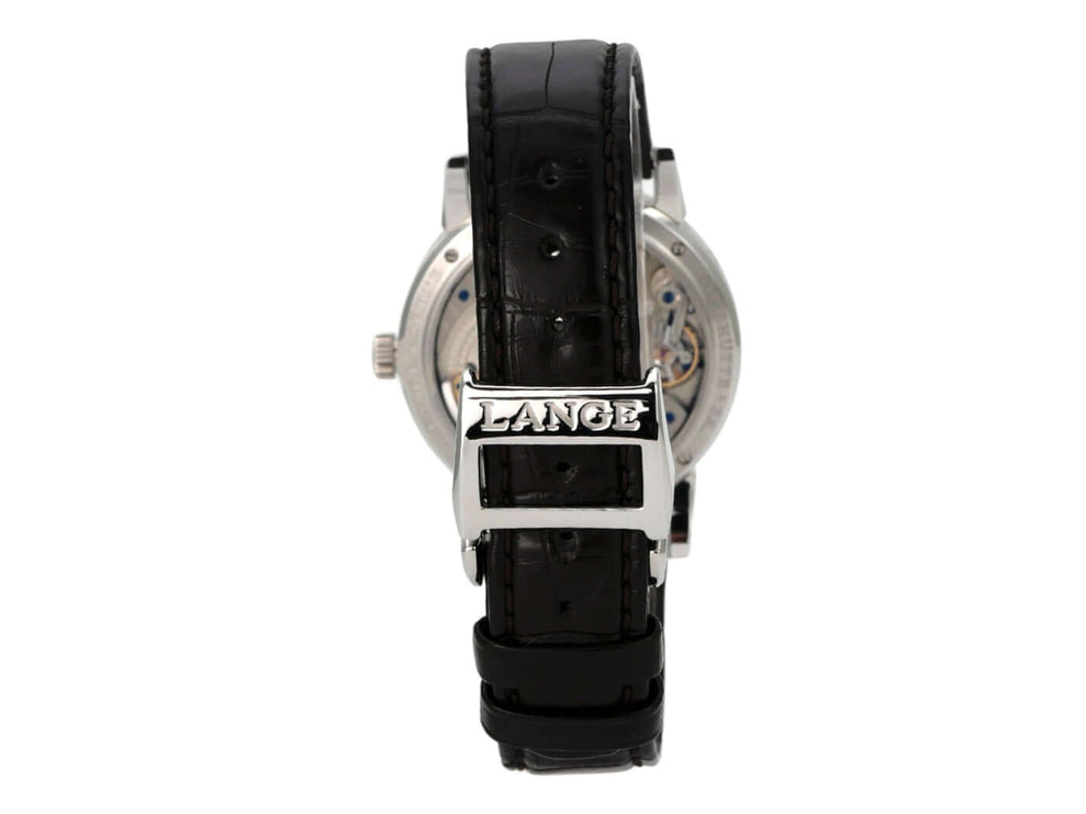 A. Lange & Söhne Saxonia Jahreskalender Platin 330.025 mit schwarzem Alligatorlederband und Platinschließe