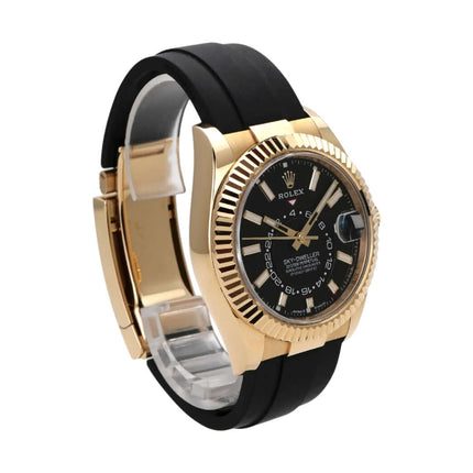 Rolex Sky-Dweller Gelbgold mit Oysterflex-Band und schwarzem Zifferblatt, Ref. 336238, elegante Luxusuhr.