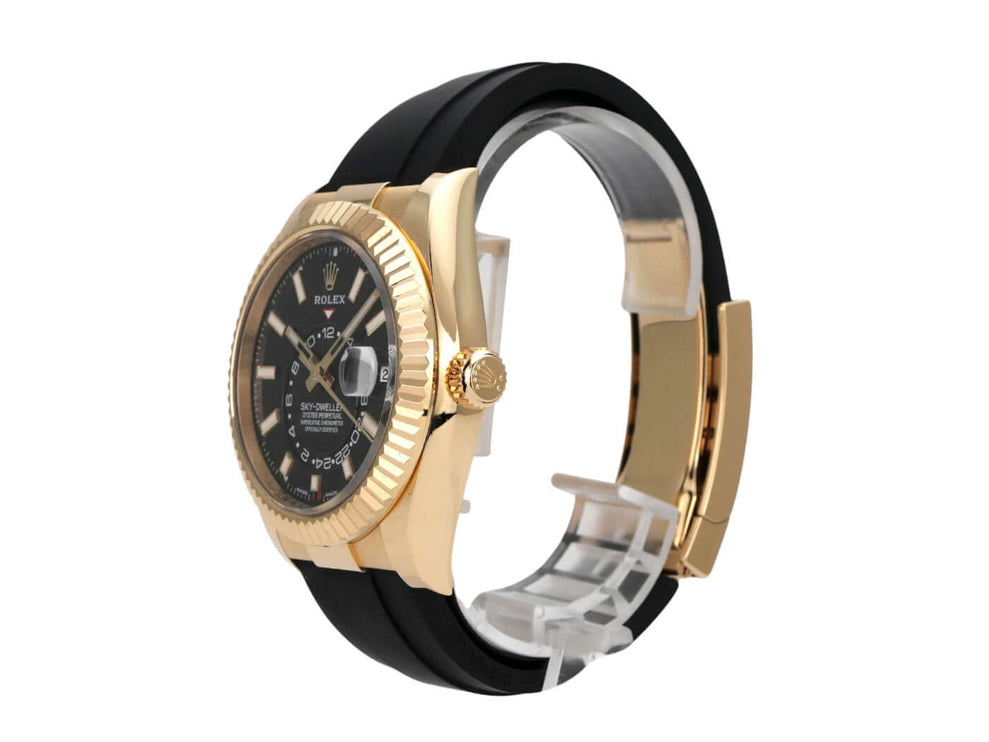 Rolex Sky-Dweller Gelbgold Oysterflex 336238 Schwarz seitlich mit schwarzem Band und goldener Lünette.