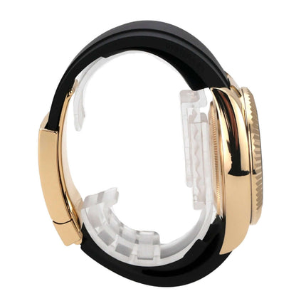 Rolex Sky-Dweller Gelbgold Oysterflex 336238 Schwarz Seite mit schwarzem Oysterflex-Band und 18 kt Gelbgold-Gehäuse.