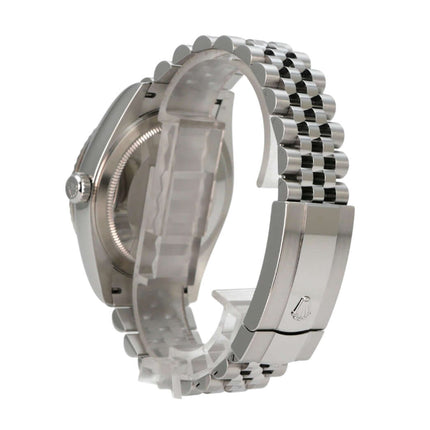 Rolex Sky-Dweller 336934 Blau Jubile-Band - Gesamtansicht der Uhr auf einem eleganten Hintergrund