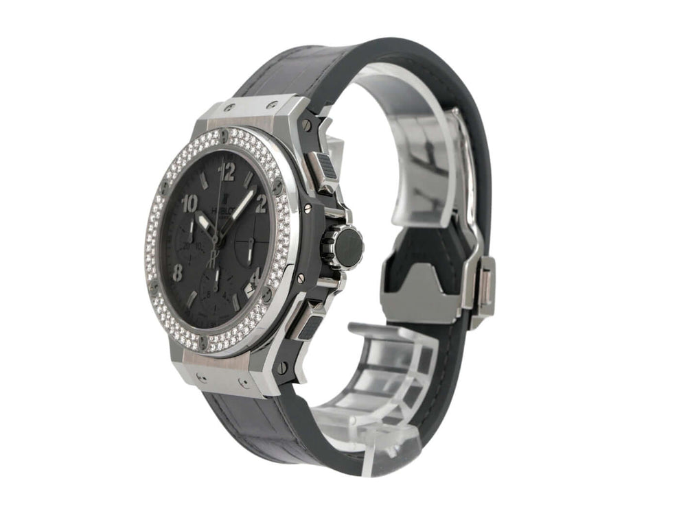 Hublot Big Bang Earl Grey 342.ST.5010.LR.1104 mit schwarzem Zifferblatt und grauem Lederarmband.