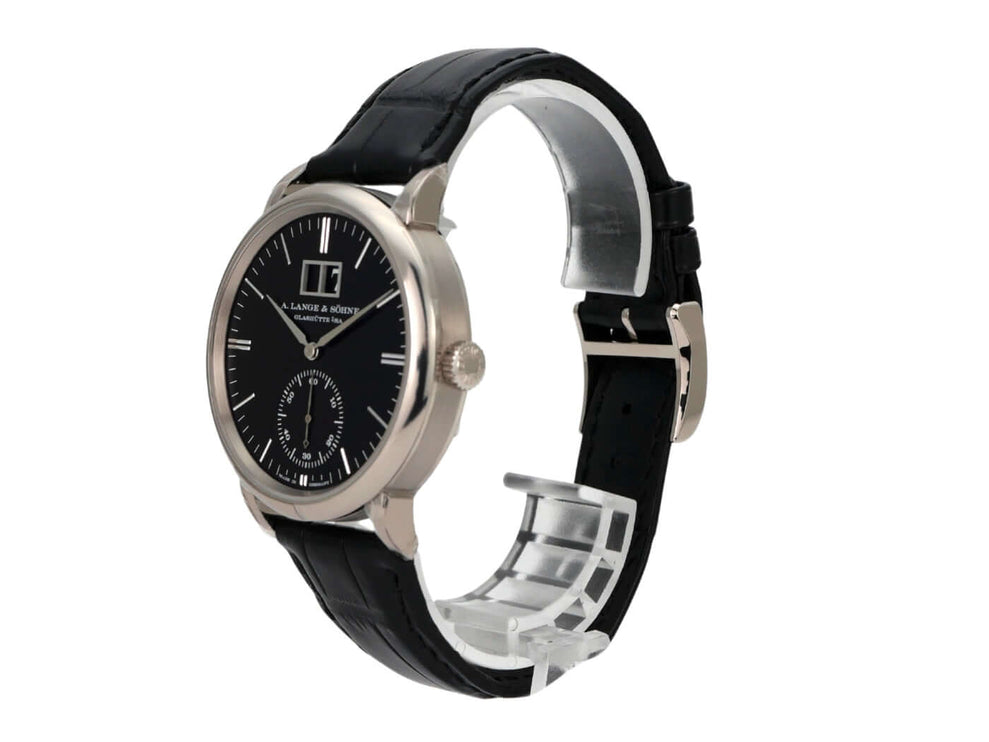A. Lange & Söhne Saxonia Grossdatum Automatik Weißgold 381.029 mit schwarzem Zifferblatt und Alligatorlederband