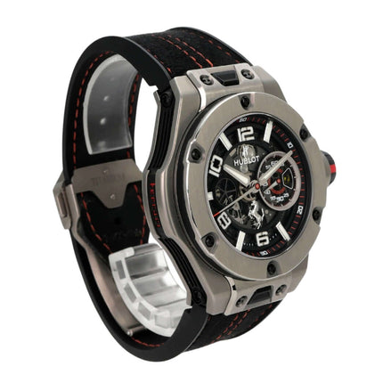 Hublot Big Bang Ferrari Unico Titanium 402.NX.0123.WR, Titanuhr mit schwarzem Kautschuk-/Alcantara-Armband