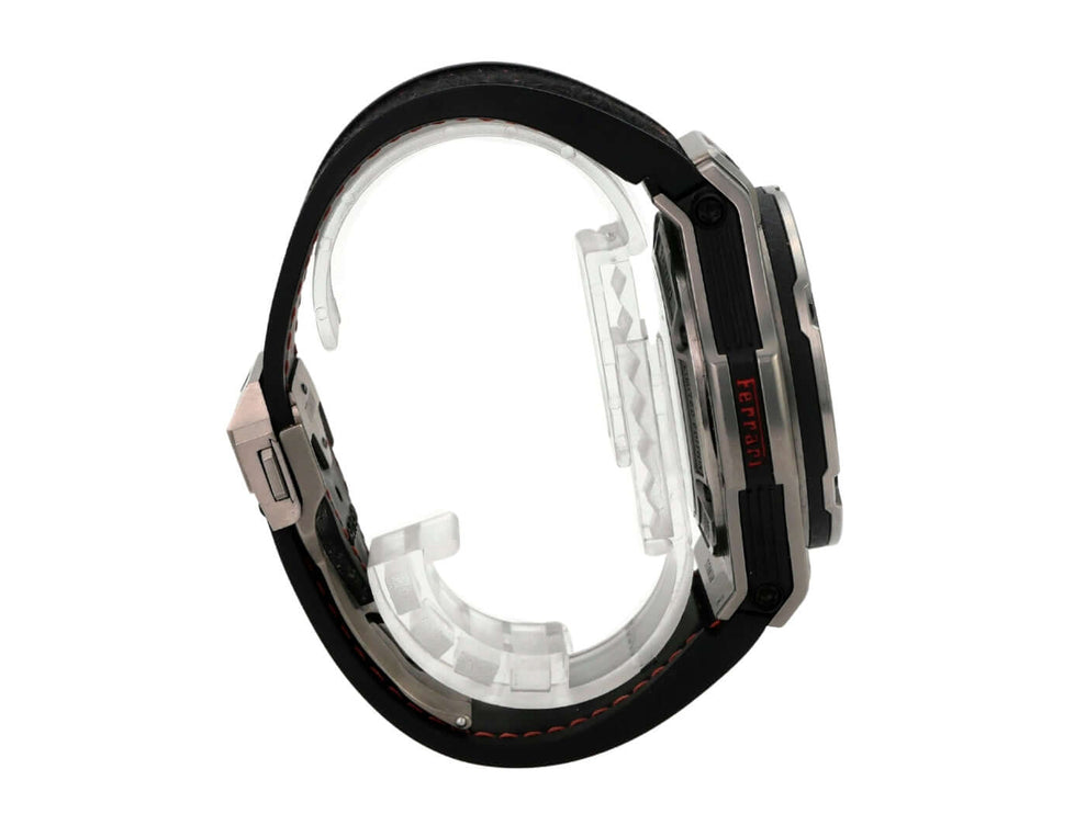 Hublot Big Bang Ferrari Unico Titanium 402.NX.0123.WR, Titanuhr mit schwarzem Kautschukband und roter Naht