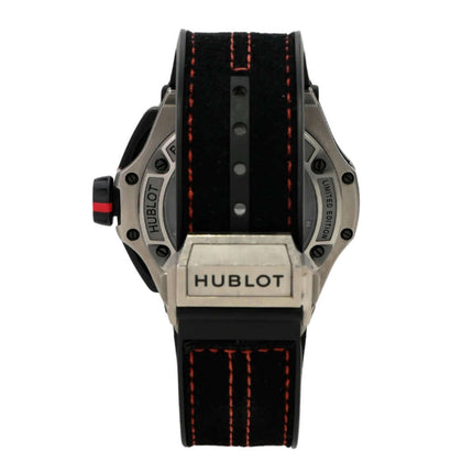 Hublot Big Bang Ferrari Unico Titanium 402.NX.0123.WR Rückseite mit schwarzem Armband und Titan-Gehäuse