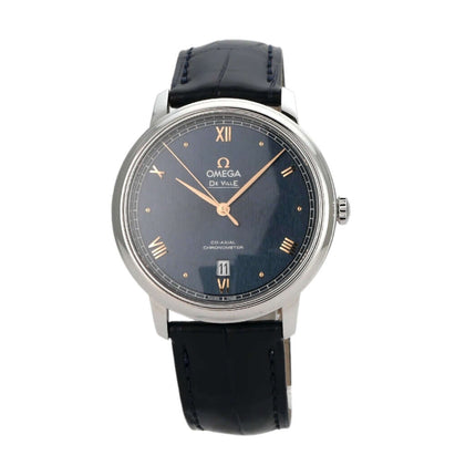 Omega De Ville Prestige Co-Axial 39,5mm Automatik Uhr mit schwarzem Lederarmband und blauem Zifferblatt.