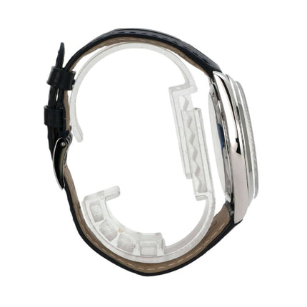 Seitenansicht der Omega De Ville Tresor Orbis 432.13.40.21.03.001 mit Edelstahlgehäuse und blauem Lederband.