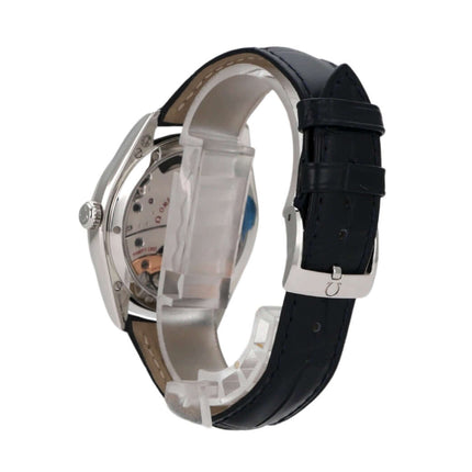 Omega De Ville Tresor Orbis 432.13.40.21.03.001 Uhr, seitliche Ansicht mit blauem Lederband und Edelstahlgehäuse.