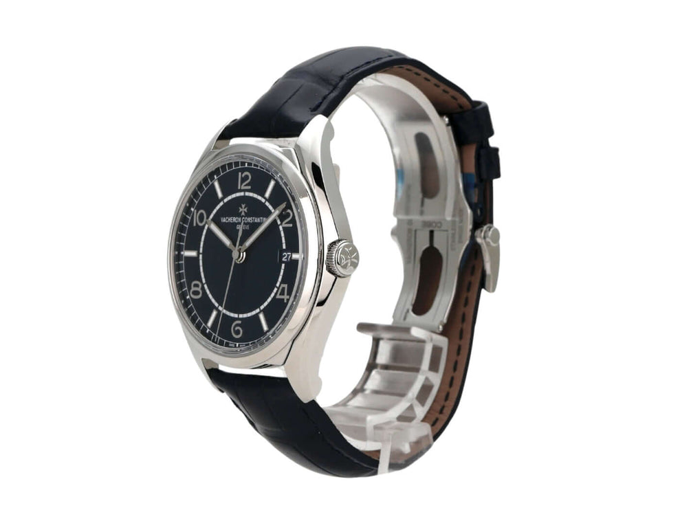 Vacheron Constantin Fiftysix 4600E/000A-B487 seitliche Ansicht der Uhr mit schwarzem Lederband und blauem Zifferblatt