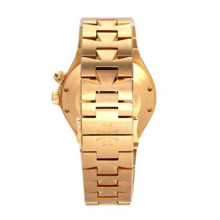 Vacheron Constantin Overseas Dual Time 47450/B01J-9228, Gelbgoldarmband, poliert und satiniert, detailreiche Aufnahme.