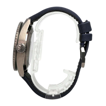 Blancpain Fifty Fathoms Bathyscaphe 5000-0240-052A aus grauer Keramik, blaues Segeltuchband, Seitenansicht