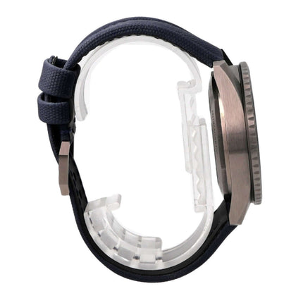 Blancpain Fifty Fathoms Bathyscaphe 5000-0240-052A blaue Armbanduhr mit Keramikgehäuse und Segeltuchband
