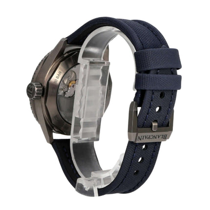 Blancpain Fifty Fathoms Bathyscaphe 5000-0240-052A mit grauer Keramik, blauem Segeltuchband und Automatikwerk