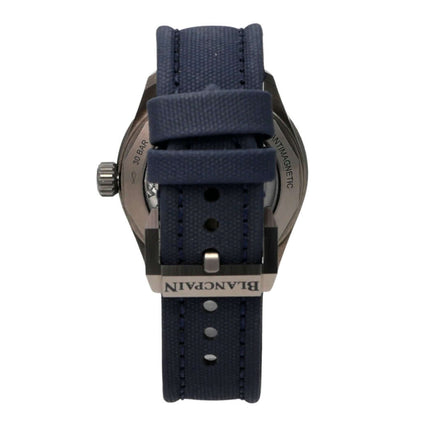 Blancpain Fifty Fathoms Bathyscaphe 5000-0240-052A mit blauem Segeltuchband und grauem Keramikgehäuse