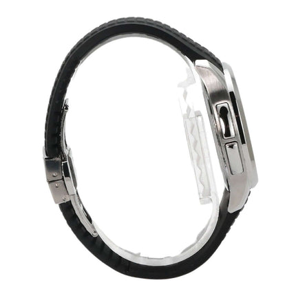 Seitenansicht der Patek Philippe Aquanaut Travel Time 5164A-001 mit schwarzem Kautschukarmband und Edelstahlgehäuse.