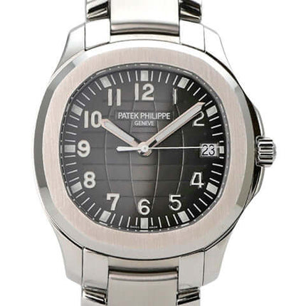 Patek Philippe Aquanaut 5167/1A-001 Edelstahlband mit schwarzem Zifferblatt und Edelstahlarmband.