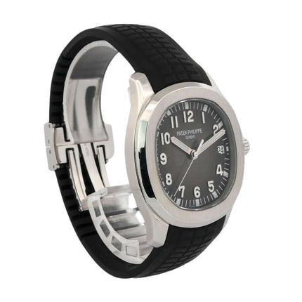 Patek Philippe Aquanaut Ref. 5167/1A-001 aus Edelstahl mit schwarzem Zifferblatt und Kautschukband, 40 mm Durchmesser, Automatik Uhr.