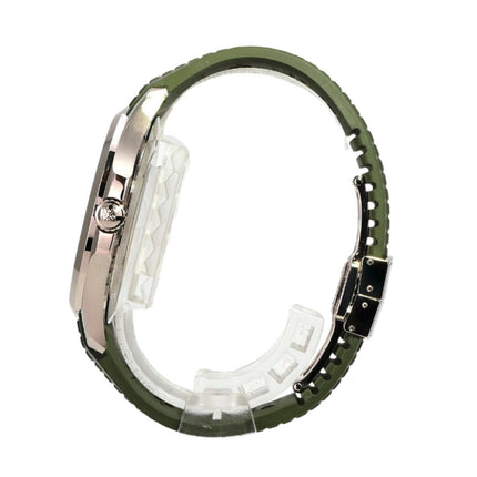 Patek Philippe Aquanaut Weißgold 5168G-010 seitliche Ansicht mit grünem Kautschukband und poliertem Gehäuse.