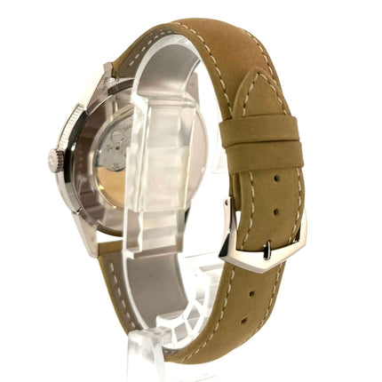 Rückseite Patek Philippe Calatrava 5226G-001 mit braunem Lederarmband und 18 kt Weißgold Dornschließe