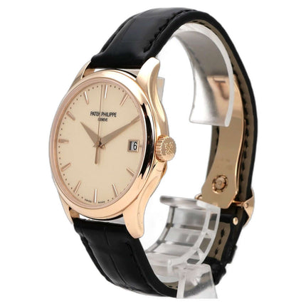 Patek Philippe Calatrava Roségold 5227R-001: 18 kt Roségold, elfenbeinfarbenes Zifferblatt, schwarzes Lederarmband