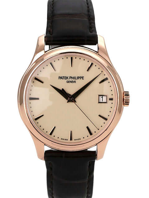 Patek Philippe Calatrava Roségold 5227R-001 mit elfenbeinfarbenem Zifferblatt und braunem Alligatorlederarmband.