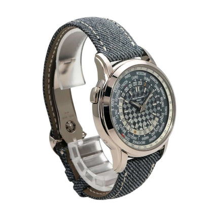 Patek Philippe World Time 5330G-001 mit Jeansband und poliertem Weißgoldgehäuse, Automatik Uhrenfunktion.