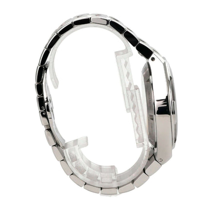 Vacheron Constantin Overseas Chronograph Ref. 5520V/210A-B686 seitliche Ansicht des Edelstahlarmbands und Gehäuses.