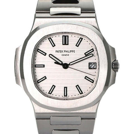 Patek Philippe Nautilus 5711/1A-011, Edelstahl, weißes Zifferblatt, Automatik, ungetragen, Frontansicht der Luxusuhr, 2018 Modell.