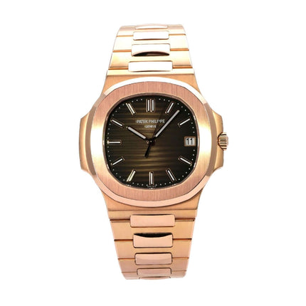Patek Philippe Nautilus Roségold 5711/1R-001 mit braunem Zifferblatt und Roségoldband.