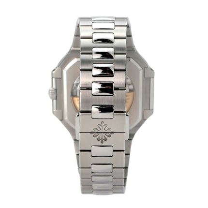 Patek Philippe Cubitus 5821/1A-001 Armband aus Edelstahl mit charakteristischen Gliedern.