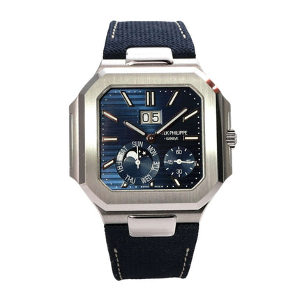 Patek Philippe Cubitus 5822P-001 Platin mit blauem Textilband und Zifferblatt im Sonnenschliff.