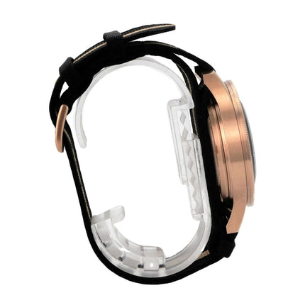 Blancpain Fifty Fathoms 70th Anniversary Act 3 5901-5630-NANA seitliche Ansicht des Uhrengehäuses aus Bronzegold.