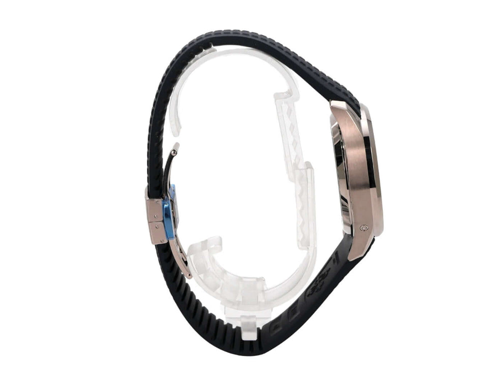 Patek Philippe Aquanaut Chronograph 5968G-001 seitliche Ansicht mit schwarzem Kautschukband und 18 kt Weißgold Gehäuse.