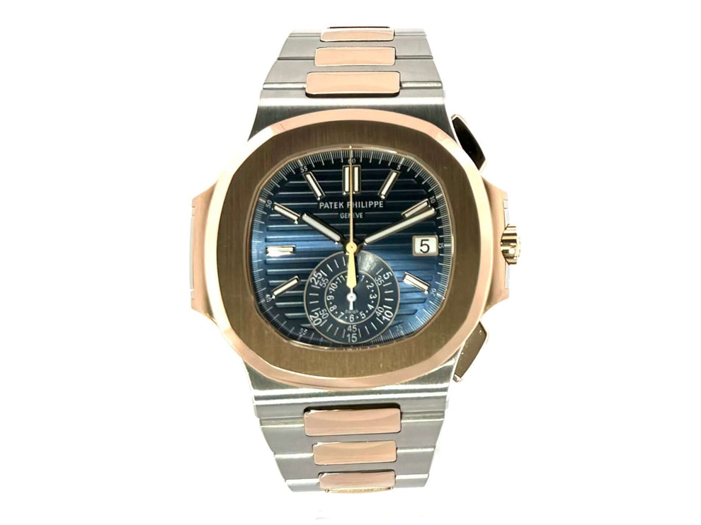 Patek Philippe Nautilus 5980/1AR-001 Armbanduhr aus Edelstahl und Roségold mit blauem Zifferblatt und Goldindizes.